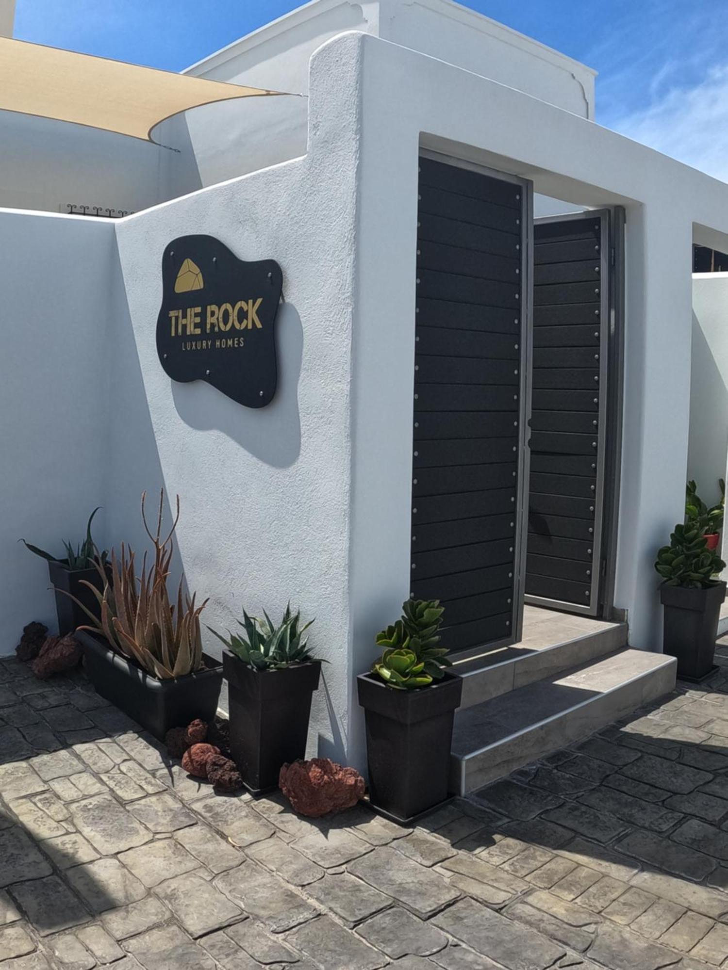 The Rock Luxury Homes Mesaria Exteriör bild